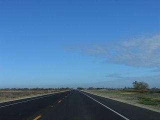 The turnoff from California 41 north to Laurel Avenue east leads into the unincorporated community of Stratford (population 1,264 as of the 2000 Census, elevation 203 feet).