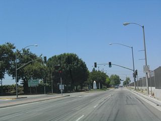 Trucks are assumed to use the Gardena Freeway from Alameda Street here to deliver cargo. West from Compton, SR 91 travels toward Manhattan Beach and Redondo Beach.
