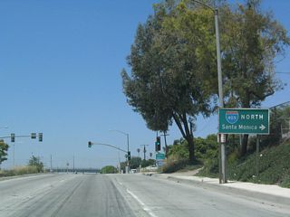 An entrance ramp joins Alameda Street with Interstate 405 north directly. Access to the San Diego Freeway southbound from SR 47 requires using E 223rd Street.