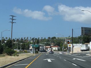 A turn off for Gaffey Place north precedes the signalized intersect joining Summerland Avenue and SR 47 with Gaffey Street.