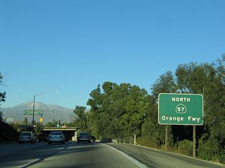 California 57 resumes its northerly course as the Orange Freeway after splitting from California 60 (Pomona Freeway). The freeway continues from here past northern Diamond Bar and Spadra before meeting Interstate 10 and entering San Dimas.
