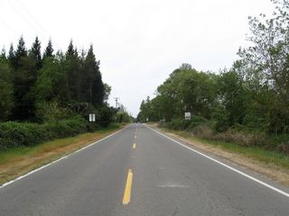 Traveling southwest into Snelling, southbound California 59 and westbound Merced County J-16 (Merced Falls Road) reduce speed after the La Grange Road intersection. There are no end or begin signs for California 59 at the northern terminus.