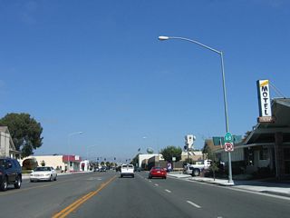 Another California 68 east reassurance shield is posted after the California Street intersection.