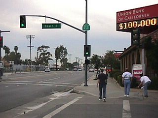 This California 72 west reassurance shield is mounted on traffic signal pole at the intersection with California 39 (Beach Boulevard) in La Habra along westbound. From here, California 72 picks up the original alignment of U.S. 101 toward downtown Los Angeles. Photo taken 07/99.