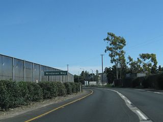 Mindanao Way travels southwest to California 1 (Lincoln Boulevard) in Marina del Rey and northeast to connect with Glencoe Avenue and Short Avenue east to Centinela Avenue.
