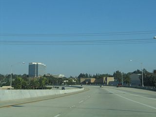 The final distance of California 90 rides on an elevated viaduct.