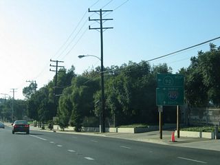 Westbound Slauson Avenue approaches the left turn onto California 90 (Marina Freeway). Use California 90 to Interstate 405 north or continue ahead on Slauson Avenue to Interstate 405 south. There is no ramp from California 90 west to Interstate 405 south.