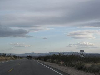 Unlike Nevada and Arizona, California uses cutout U.S. route markers such as this one on its limited segments of designated U.S. highway.