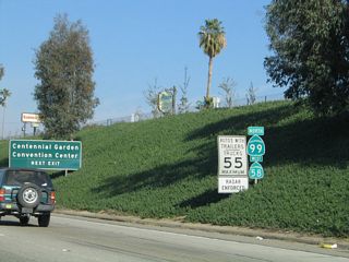 These reassurance markers are located on northbound California 99 and westbound California 58 just after California 58 merges onto the freeway. Note that the California 99 shield is larger than the California 58 shield. A freeway beautification project is underway in the city, and annexation of new areas into Bakersfield continues (click on the "annexation" link on the official web page).