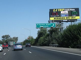 Northbound California 99 meets Exit 138A, North Golden State Boulevard.