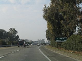 The next two exits along California 99 (Golden State Highway) north serve the city of Atwater: Exit 194, California 99 Business (Atwater Boulevard) north and Exit 195, Sycamore Avenue and Applegate Road.