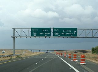 Northbound California 99 meets Exit 375, California 149 south to Oroville, Marysville, and Quincy. California 99 will continue north toward Chico.