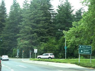 Exit 385 has a unique configuration, as it was built as a rotary interchange with a traffic circle to push traffic through the interchange. This configuration, more commonly found in New England, is very rare in California.