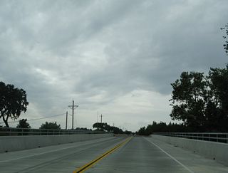 California 99 passes over Toomes Creek on this 2007 bridge.