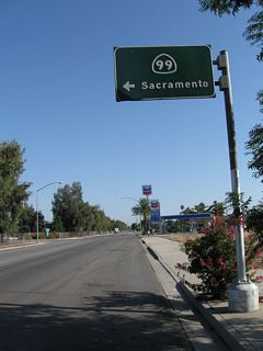 Northbound Fremont Street in Delano approaches the left turn on-ramp to California 99 north to Fresno and Sacramento.