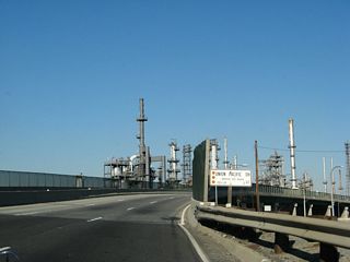 California 103 was built in 1947 and 1948, making this one of the region's older freeways. The Union Pacific Overhead was built in 1947; it is a steel stringer/multi-beam/girder bridge.