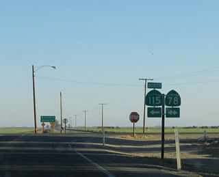 These shields reaffirm that a left turn is required to remain on California 115 south via California 78 east.