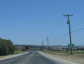 California 129 will again turn east at the intersection with Murphy Crossing Road. True to its name, Murphy Crossing Road travels south over the Pajaro River and connects to Monterey County Route G-11 (San Juan Road).