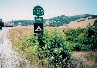 This California 129 trailblazer is posted on the off-ramp from U.S. 101 (El Camino Real) south to California 129 west to Watsonville.
