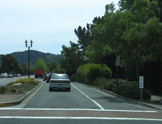 Continuing east, California 131 (Tiburon Boulevard) enters the downtown area of Tiburon. The postmile implies that the state highway might end here, or it might be a &quot;reassurance&quot; postmile. Either way, this is the last postmile along eastbound California 131, so it is more likely that the state route ends here.