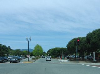 This traffic signal at Beach Road is not a typical Caltrans standard and does not meet current standards, which again implies local control of this stretch of Tiburon Boulevard.