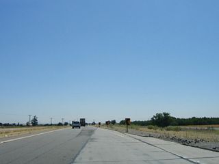 Shortly thereafter, California 132 again reduces to two lanes. This state highway carries a great deal of traffic east into Modesto, but funding has not been available to widen it to four lanes.