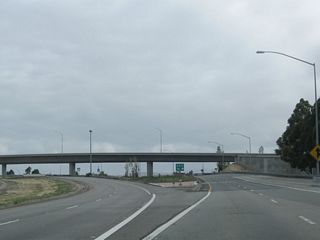 This view shows the divide between California 133 (Eastern Transportation Corridor) north and Interstate 5 (Santa Ana Freeway) north. Two lanes connect to either freeway.
