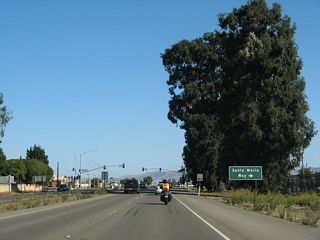 The next intersection along California 135 (Broadway) north is with U.S. 101 Business (Santa Maria Way) south to U.S. 101.