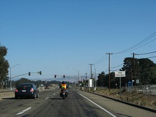 An end freeway sign is posted prior to the Foster Road traffic signal.