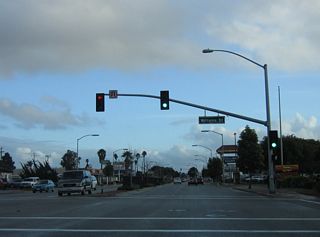 Southbound California 135 and U.S. 101 Business approach Williams Street at this traffic signal.