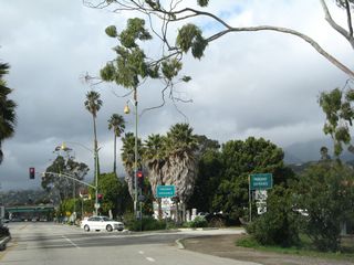 The next right turn connects Milpas Street with U.S. 101 south (east) toward Ventura and Los Angeles.
