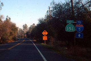 Eastbound California 151 immediately after its junction with Shasta County Route A-18, just prior to meeting Interstate 5 and its eastern terminus.