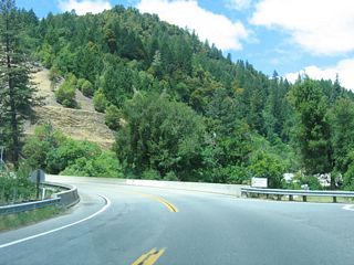 The last bridge on westbound California 162 carries the state highway over the Long Valley Creek (built in 1995).