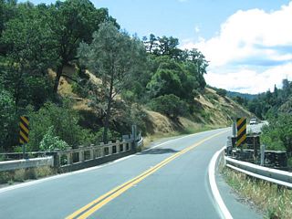 Westbound California 162 crosses the Rodeo Creek bridge (1940) near Postmile 10.08.