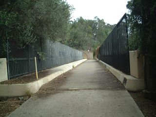 Built in 1946, this pedestrian bridge spans State Route 163 on the north side of Balboa Park .
