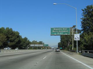 Northbound California 170 approaches Exit 6, Magnolia Boulevard/North Hollywood.