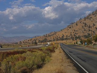 The newer California 178 freeway and older Lake Isabella Boulevard run side by side briefly before the two merge together.