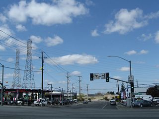Northbound Oak Street meets California 178 (24th Street) in Bakersfield.