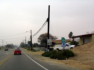 This is the first shield along southbound California 184 on Morning Drive after the intersection with Niles Street (Old California 178). California 184 becomes the Weedpatch Highway after it crosses Edison Highway, which is old U.S. 466 (and was briefly known as California 58 Business).