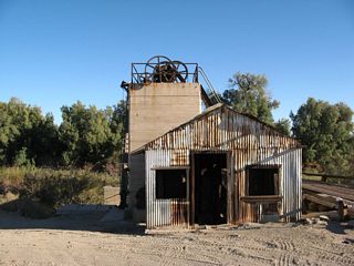 The Hanlon Heading facility was used to divert Colorado River water west to the Imperial Valley until the All American Canal was built in the late 1930s and early 1940s. Today, the facility is owned by the Imperial Irrigation District and serves as a check gate on the Colorado River in conjunction with Rockwood Gate one mile north.