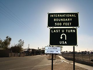 The last U.S. U-Turn is simply a cul-de-sac/wide spot in the road. All through traffic will default into the border crossing into Mexico, which is 500 feet ahead.