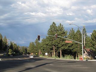 Upon making the turn, eastbound California 203 follows Main Street east through the rest of Mammoth Lakes en route to U.S. 395. This view shows the traffic signal at Minaret Road.
