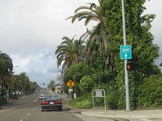 Installed by the city of San Diego, a SR 209 trailblazer was posted along Catalina Boulevard north at Wilcox Street.