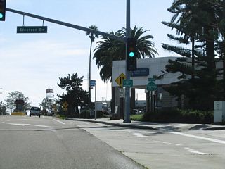 Southbound Catalina Boulevard meets Electron Drive at this traffic signal.