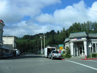 Northwest from Ferndale, Ocean Avenue changes into Centerville Road en route to Centerville Beach County Park at the Pacific Ocean.