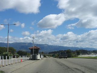 Leaving the campus of the University of California at Santa Barbara (UCSB), eastbound California 217 (Clarence Ward Memorial Boulevard) begins commences northeast to U.S. 101.