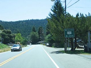 Southbound California 254 (Avenue of the Giants) approaches U.S. 101 again. The first left turn connects to U.S. 101 south to Ukiah and Santa Rosa; the second left connects to U.S. 101 north to Eureka.