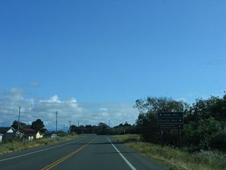 Shortly thereafter, southbound California 255 approaches Dean Avenue east and Pacific Avenue west to Manila Dunes Recreation Area.