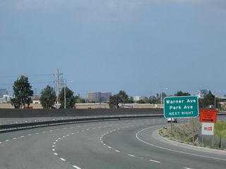 The final exit along Jamboree Road to Warner Avenue and Park Avenue is unnumbered.
