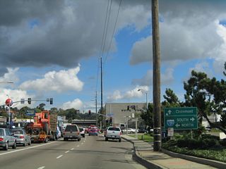 Garnet Avenue travels east through community of Pacific Beach within the city of San Diego to the former beginning of SR 274 at  Historic U.S. 101 and Mission Bay Drive (old Business Loop I-5). This guide sign was replaced around 2006.